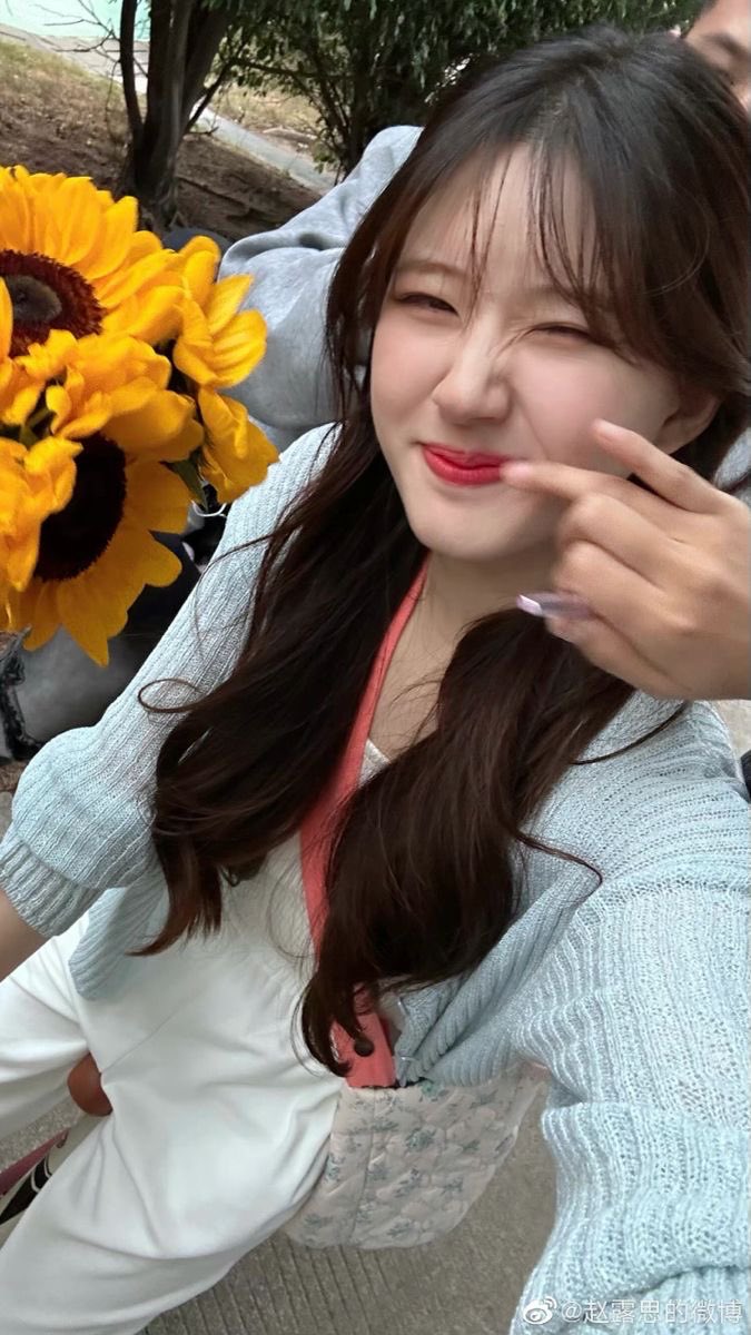 fmdgml1's tweet photo. 오랜만에 꺼내보는 사진…
너무 아름다워서 울거같음 8ㅁ8 https://t.co/UisyeMBJ9C