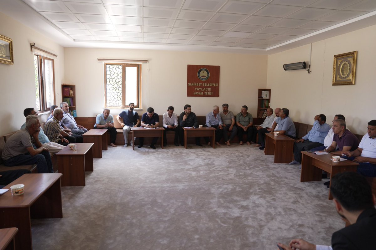 mesutbozatli's tweet photo. 📍 Yaylacık Mahallesi

Şahinbey İlçe Başkanımız Mehmet Tiryaki, İl Yürütme ve Yönetim Kurulu üyelerimiz, İlçe Yürütme ve Yönetim Kurulu üyelerimiz, Kadın Kollarımız ve Gençlik Kollarımızla birlikte Yaylacık Mahallemizde hemşehrilerimizle bir araya geldik.

Şahinbey’imizin her köşesinde sahada olmaya, vatandaşlarımızı dinlemeye devam ediyoruz. 🤝