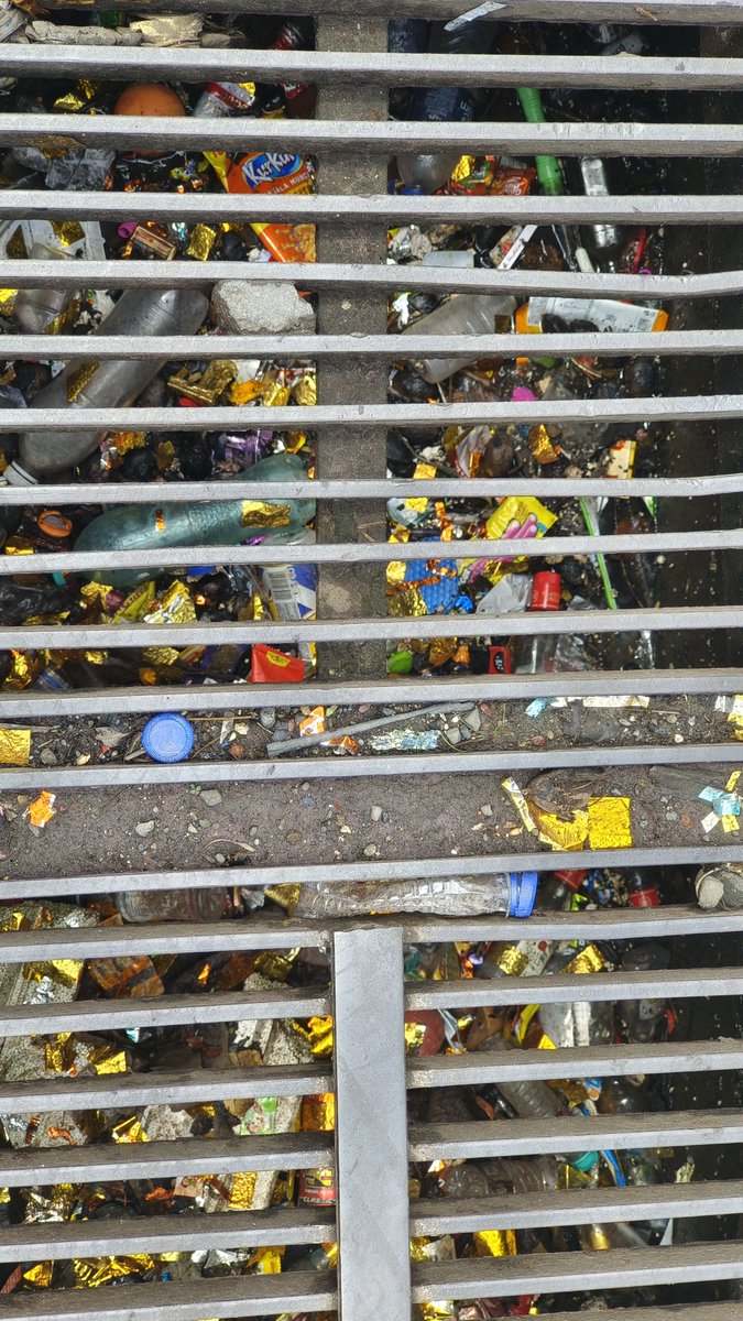 karanSinghiyc's tweet photo. Built just 2 years ago at the cost of lakhs, and this new drain is already clogged with garbage! What kind of quality work is @mybmcWardPN doing? This is a serious threat to public health.
📍 Manchhu Bhai Road, near Sarju Dairy, Malad East. @mybmc
@SiddharthAtWork @AshwiniBhide https://t.co/XdupEOJWHd