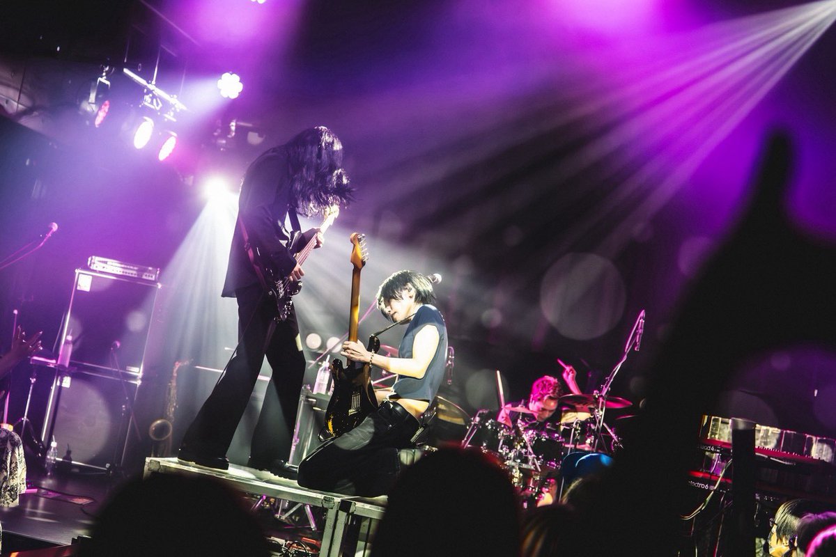 k_official_'s tweet photo. 「NATIVITY」渋谷Veats公演ご来場してくれた、関わってくれた全ての皆さん、本当にありがとうございました。

メッセージも含めて沢山の祝福をありがとうございます。

当たり前過ぎて誰も話題にしないようなこと。

この世界で生きるという奇跡。

その人生は皆ひとりひとりのものだということ。

全ての人に祝福と愛を！

photo by 川島彩水

X: @kwmi_z
instagram: @aachasp