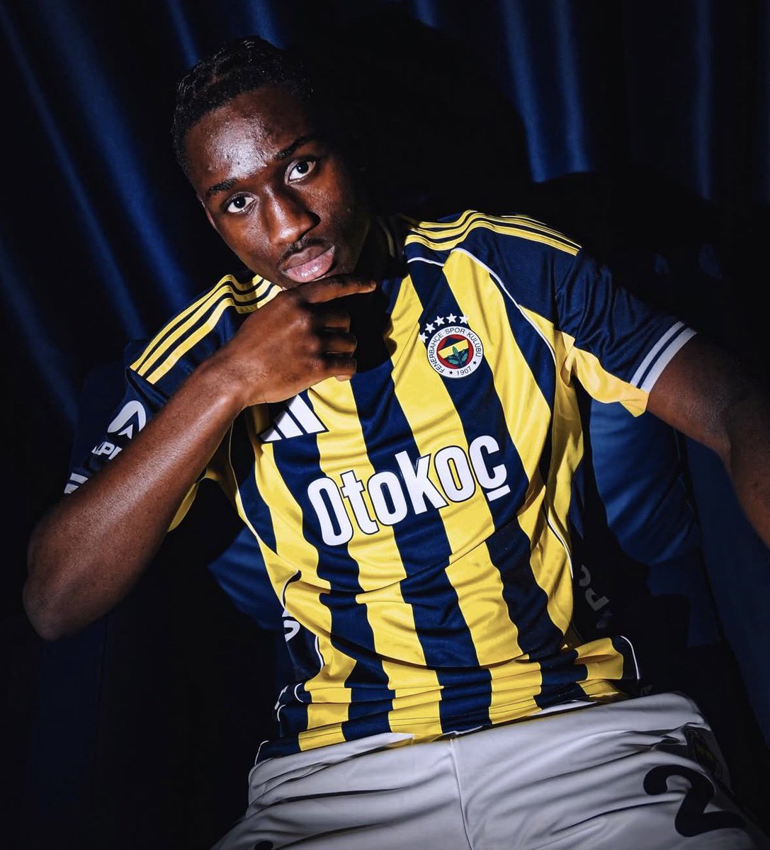 ActuFoot_'s tweet photo. 🚨 LE MERCATO DE FOU DE FENERBAHÇE, futur adversaire de l’OL en barrages de LDC :

🏴󠁧󠁢󠁥󠁮󠁧󠁿 Mason Greenwood - 39 M€ 💰
🇫🇷 Sidiki Chérif - 18 M€ (OA levée) 💰
🇽🇰 Vedat Muriqi - 15 M€ 💰
🇳🇱 Nathan Aké - 8 M€ 💰
🇧🇪 Romelu Lukaku - 6 M€ 💰

📸 @Fenerbahce https://t.co/gy8f2KvI5j