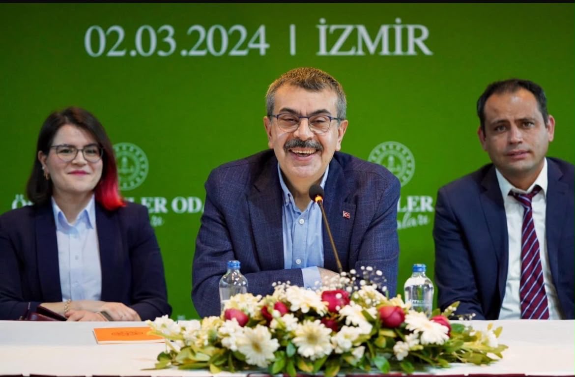 nosinutngc's tweet photo. Ek yerleştirmeler de açıklandı. Yine olmadı. Sayın Bakanım, artık gözümüz kulağımız sizden gelecek güzel haberde. #UmudumuzilEmri ile Maarif Ailesinin aynı çatı altında buluşmasını diliyoruz. Aile Yılında size güveniyoruz. @Yusuf__Tekin @cftcblnt @YilmazzGuney @EgitimBirSen https://t.co/MwximssUrz