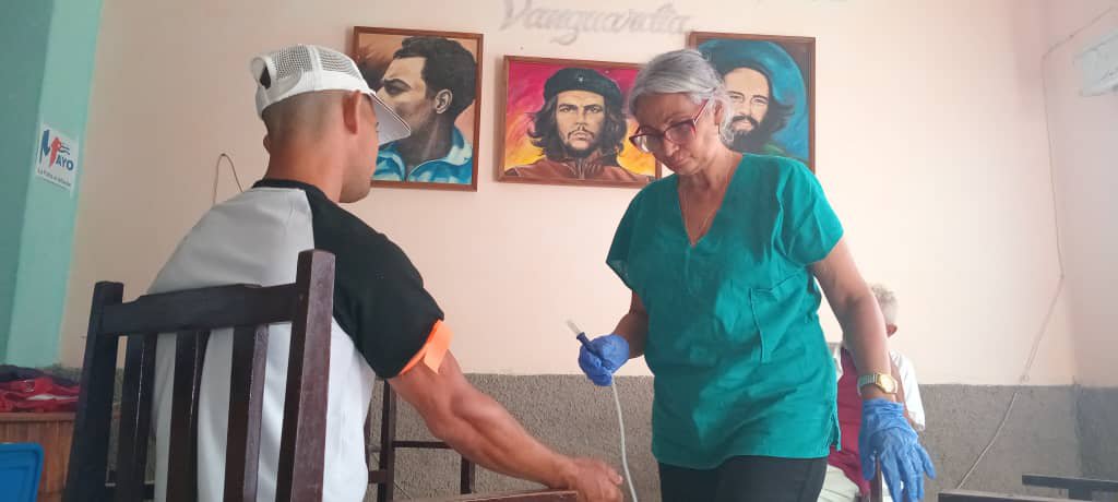BeltranReynier's tweet photo. ...No se puede medir ni en millones ni en dinero lo que significa una donación de sangre.  #FidelPorSiempre
Con es premisa realizamos en #Manzanillo periferias de sangre en homenaje al Centenario del natalicio de nuestro Comandante en Jefe.🇨🇺✊ #ManzanilloDeTodos #JuntosPodemos https://t.co/Ax29EHWl0a