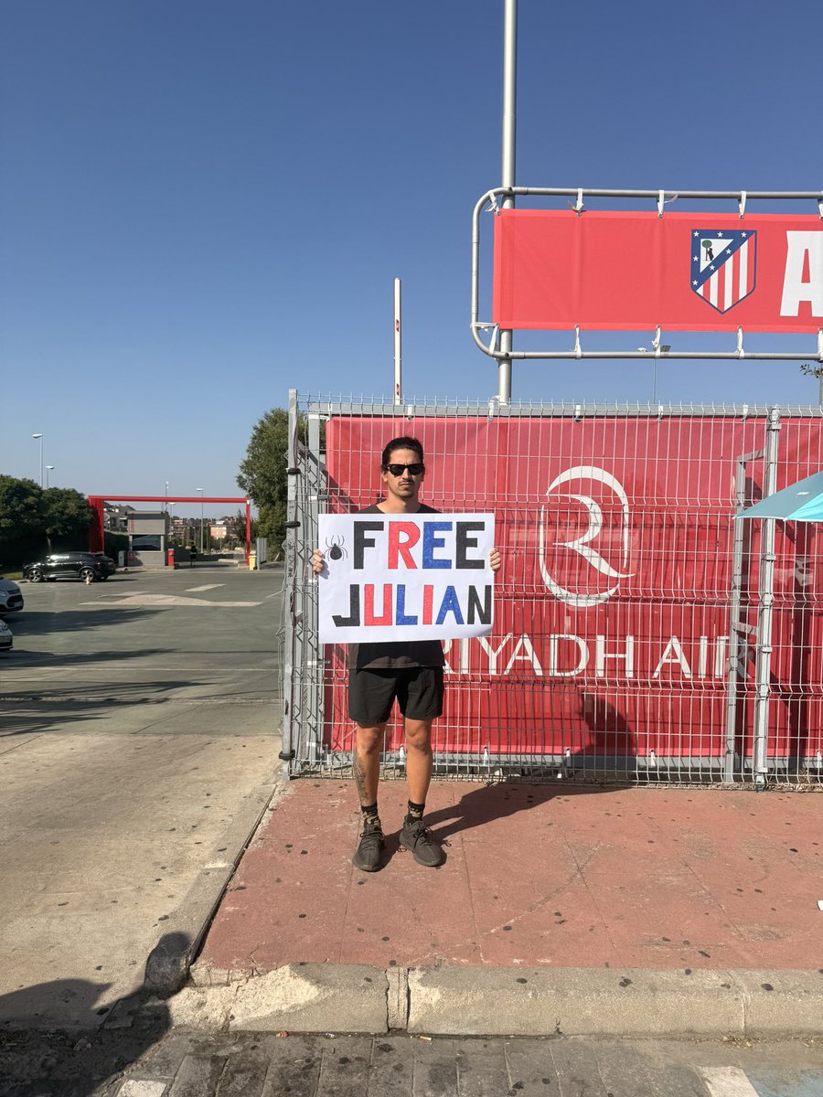 rudybrian99's tweet photo. Free Julian Alvarez - Día 2
#FreeJulian https://t.co/iSw03XcfW0