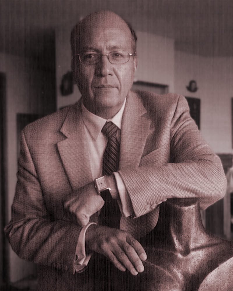 ErnestinaGodoy_'s tweet photo. Lamento profundamente el fallecimiento de Vicente Quirarte, compañero en la Escuela Nacional Preparatoria N° 2 de la UNAM. Uno de los recuerdos que más atesoro de él, es cuando juntos hicimos un grupo en el que presentábamos poesía latinoamericana en distintos recintos de la universidad. En una ocasión, me dio a leer un cuento corto “La Esfera Roja”, que es bellísimo y conmovedor. 
Deseo un buen camino de regreso al brillante mexicano “Quirarte”, como lo llamábamos cariñosamente.