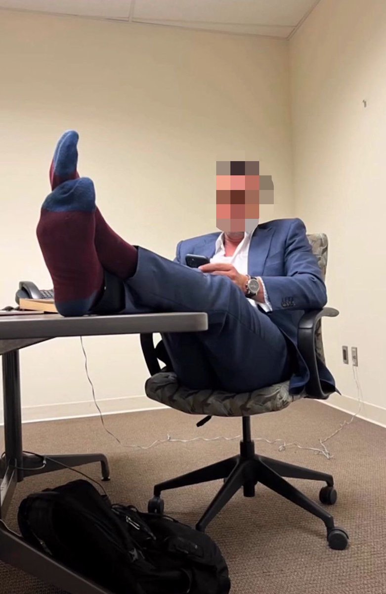 degengayson's tweet photo. boss man just said “it’s hump day” https://t.co/I0s9Mk5KE1