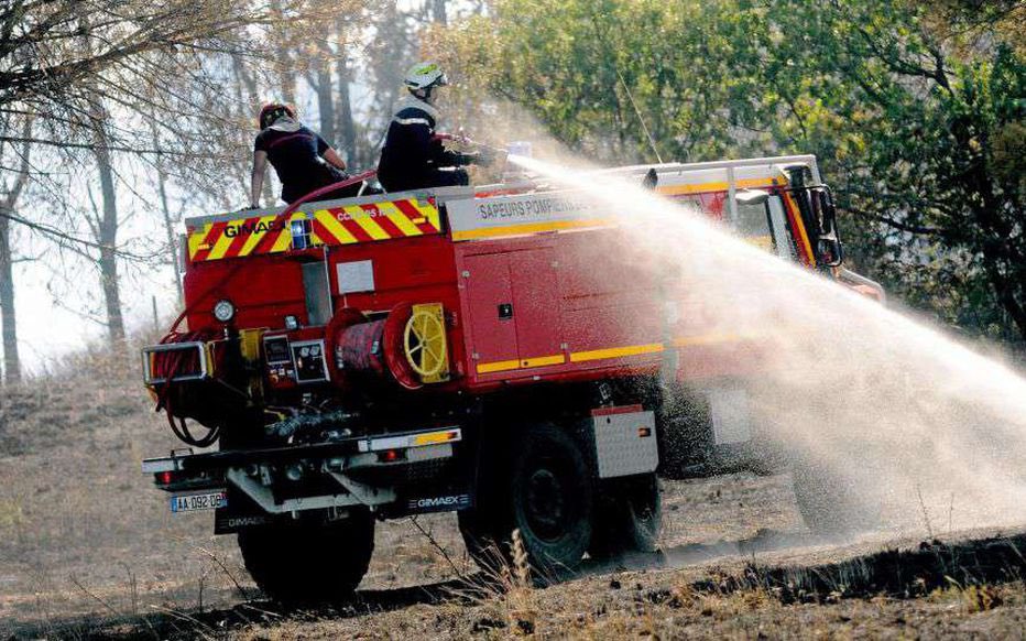 pompiersdugard's tweet photo. #Interventions Les sapeurs pompiers du Gard sont intervenus pour 3 départs, simultanés et proches, de feux de végétation basse sur la commune de Bouillargues.
Photo d’illustration https://t.co/rNkXblzxc8