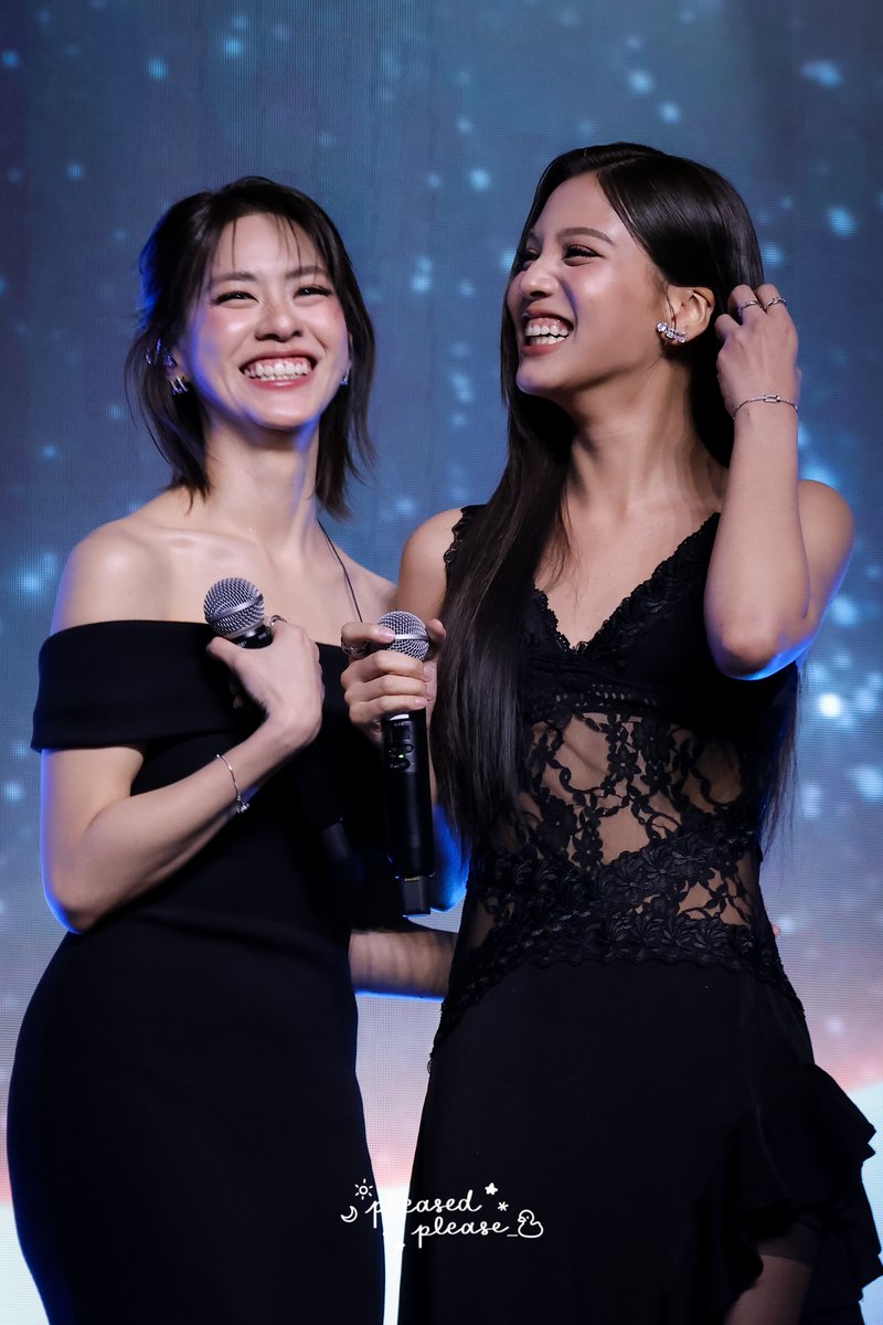 pleasedplease_'s tweet photo. ร้องเพลงผิดมันก็จะเขินๆหน่อย เอ็นดูอะะ

EMIBONNIE UNDER THE FIRST MOON

#MoonshadowSeriesEP1 
#emibonnie https://t.co/UUlZSTOcy7