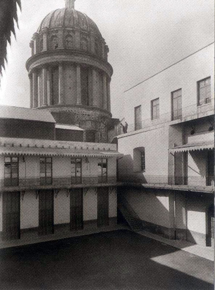 ErnestinaGodoy_'s tweet photo. Lamento profundamente el fallecimiento de Vicente Quirarte, compañero en la Escuela Nacional Preparatoria N° 2 de la UNAM. Uno de los recuerdos que más atesoro de él, es cuando juntos hicimos un grupo en el que presentábamos poesía latinoamericana en distintos recintos de la universidad. En una ocasión, me dio a leer un cuento corto “La Esfera Roja”, que es bellísimo y conmovedor. 
Deseo un buen camino de regreso al brillante mexicano “Quirarte”, como lo llamábamos cariñosamente.