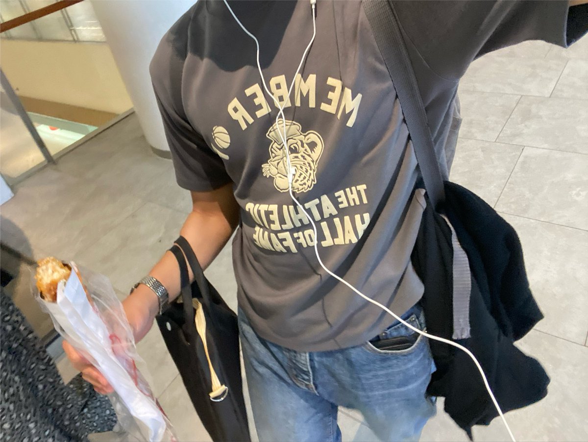 kiotanawat's tweet photo. Uniqlo really worth for everything outift, agree? https://t.co/WObvQw0mk2