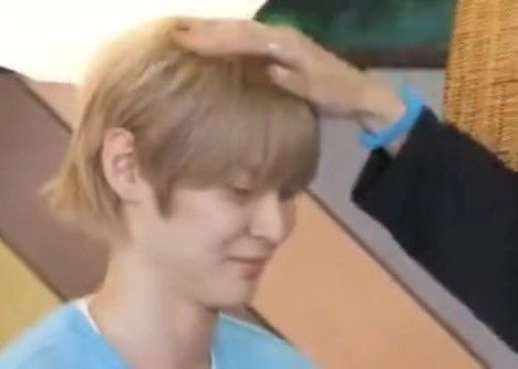 hamxndu's tweet photo. ㅠㅠ  남들이 다 감정기복이 없다, 한결같다  하는것도 사실 전부 은석이만의 노력이엇던거야~~
사람이 어떻게 매사 무던하고 아무렇지 않을 수 잇겟어.. 그냥 언제나처럼 묵묵히 이어지고 있는 은석이만의 노력을 알아봐주고 싶당 🫳 https://t.co/TGcszXTJMX