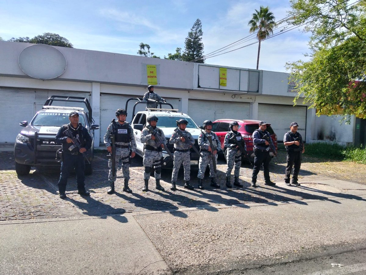 Luis_diazdeleon's tweet photo. Las bases de operación presentes en las colonias y con las ayudantias de Cuautla para el patrullaje, participan todas las fuerzas que integran el @GabSeguridadMX de @GobiernoMX y del @GobiernoMorelos y #PoliciaMunicipal #PlanCuautla https://t.co/3MrAfEt1zg