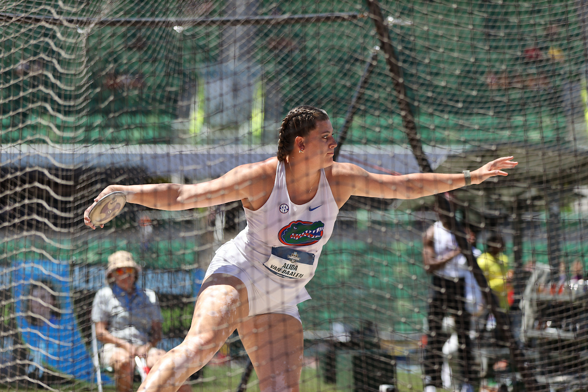 GatorsTF's tweet photo. Alida van Daalen is heading to finals in the discus at the European Athletics Championships! 🐊

She recorded the fourth-best mark of the qualification round at 62.58m/205-4! https://t.co/HhiKAnK05R