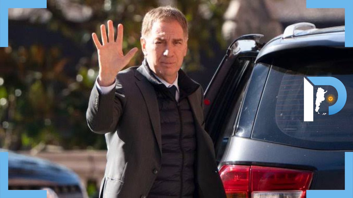 ElPortavozARG's tweet photo. 🟣 | Santilli sería el candidato de La Libertad Avanza en CABA

En Casa Rosada se analiza la posibilidad de que Diego Santilli encabece la candidatura a jefe de Gobierno de la Ciudad de Buenos Aires por La Libertad Avanza en 2027.

La opción se evalúa tras la salida de Manuel Adorni y ante la falta de referentes propios en el distrito. Fuentes oficiales indican que se trata de una alternativa en caso de no concretarse un acuerdo con el PRO.

Santilli, actual jefe de Gabinete, mantiene su preferencia por competir en la provincia de Buenos Aires, según declaraciones recientes. La definición dependerá de las negociaciones políticas y del calendario electoral.