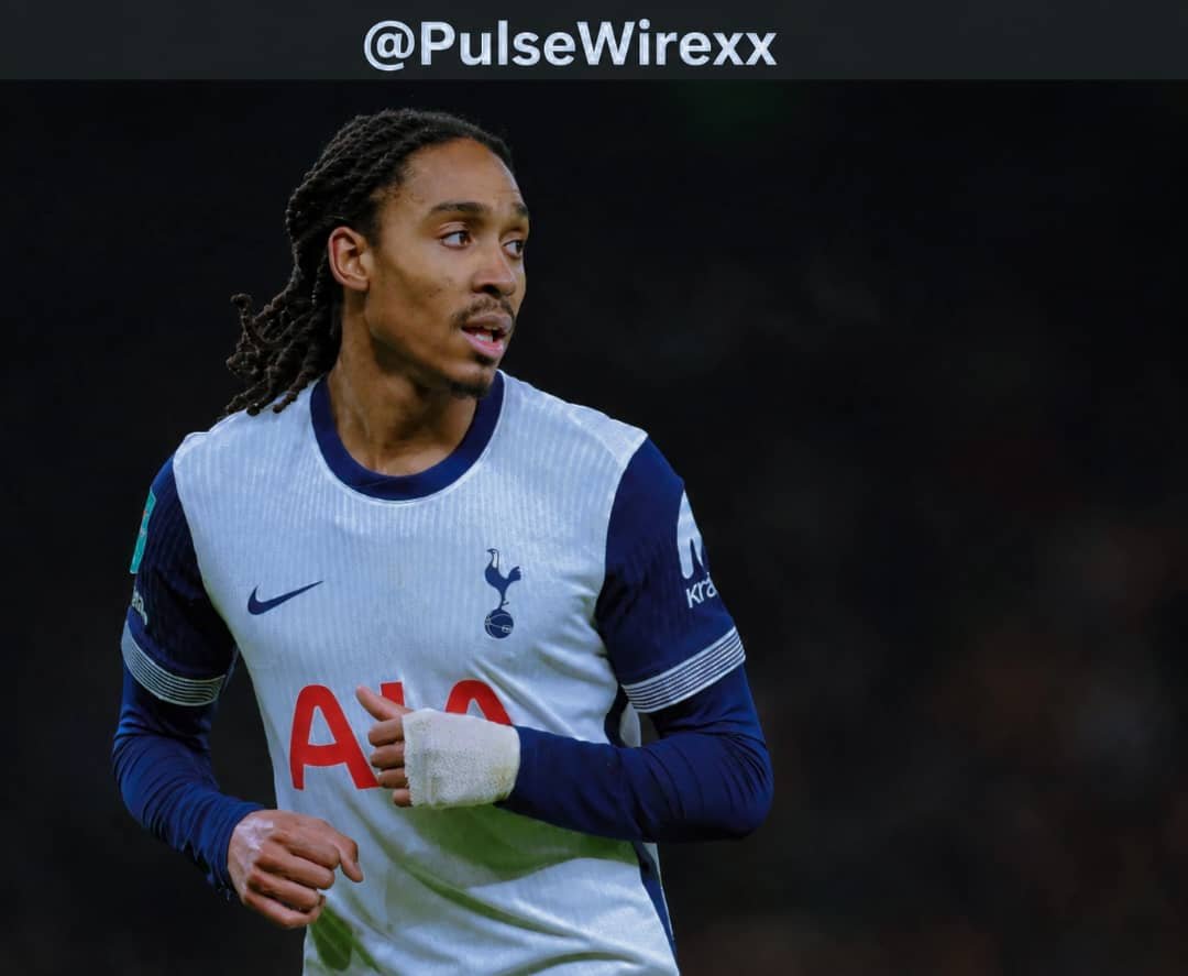 PulseWirexx's tweet photo. 🚨 𝗕𝗥𝗘𝗔𝗞𝗜𝗡𝗚: Djed Spence to Inter, HERE WE GO! 🇮🇹🔵⚫️

€31.5m transfer fee agreed. Another big move confirmed! 👀

Thoughts on this deal? 👇
#Inter #Spence #TransferNews #PulseWirexx https://t.co/Z4nJ3lDeWj