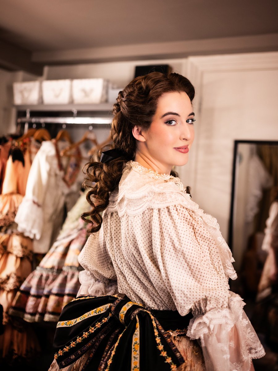 PhantomOpera's tweet photo. Behind the scenes. Beneath the chandelier. 👀 

📸: Melanie Gowie https://t.co/5aY8sgPZvM