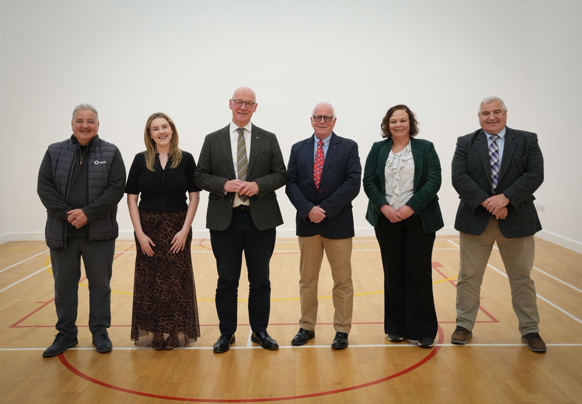 ScotGovFM's tweet photo. On the final day of his visit to the Western Isles, First Minister @JohnSwinney visited the Scalpay Community Centre to hear about the benefits its new facilities are delivering for the local community - including a redeveloped café, sports hall and playpark https://t.co/IwUtXm8hsT