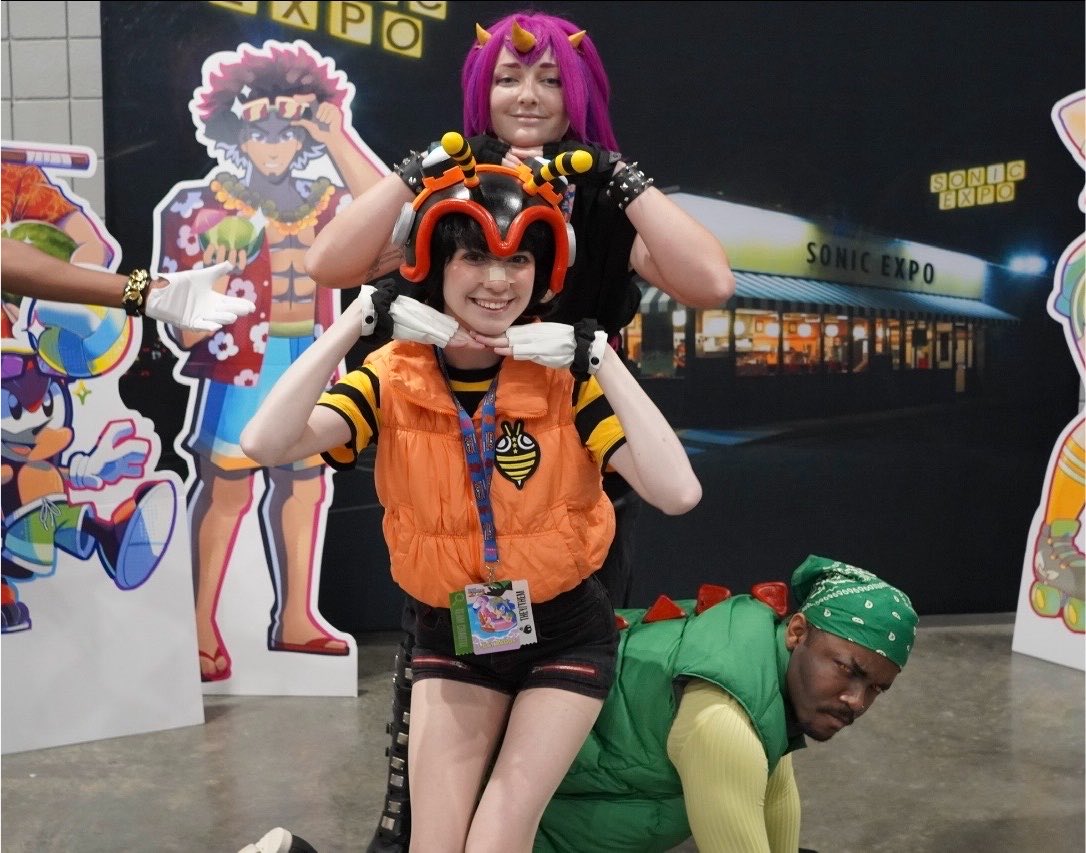 Jadeaphire's tweet photo. Some of my favs from the Team Chaotix photoshoot at @SonicEXPOatl ! 
Vector: @Noc_Teecosplay 
Charmy: digital.v.draws 
Espio: me!! https://t.co/34x01B2iZn