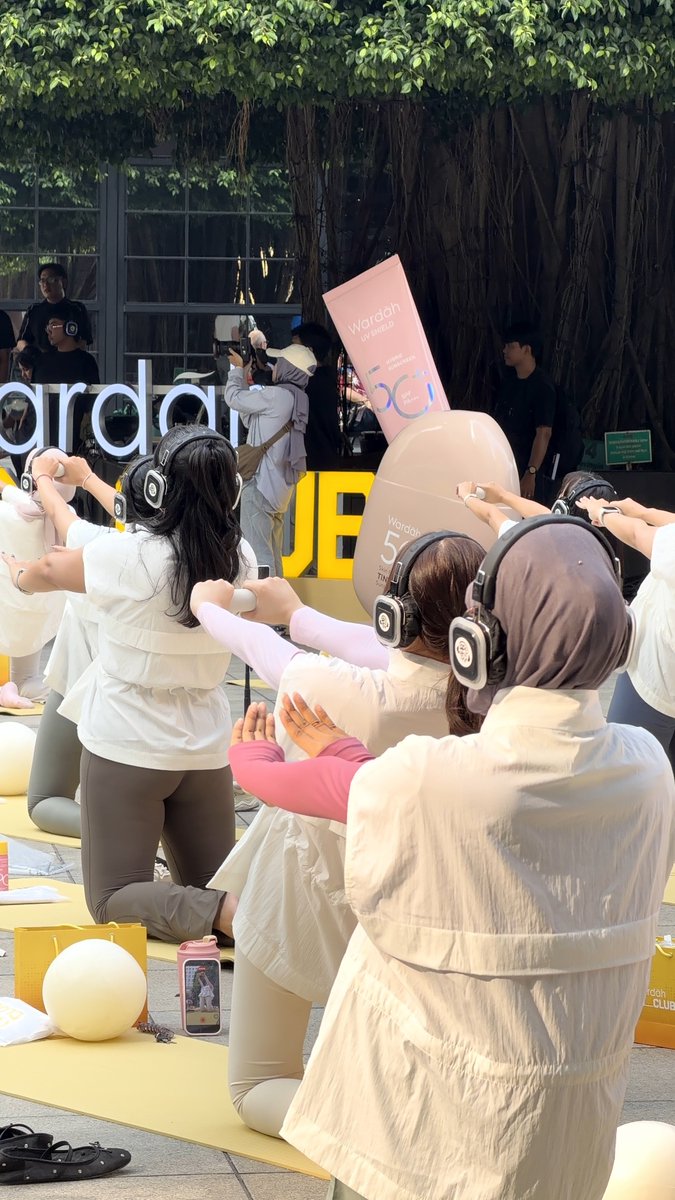 winasihis's tweet photo. kirain sunscreen tuh tinggal pake aja wkwk, ternyata bisa tau sunscreen sesuai lifestyle juga. jd makin kepo sama Wardah AM Club sih.
   langsung aja ke Musical Fountain, Plaza Senayan 13–16 Agustus 2026
   #WARDAHAMCLUB https://t.co/zqbtwkfZ0k