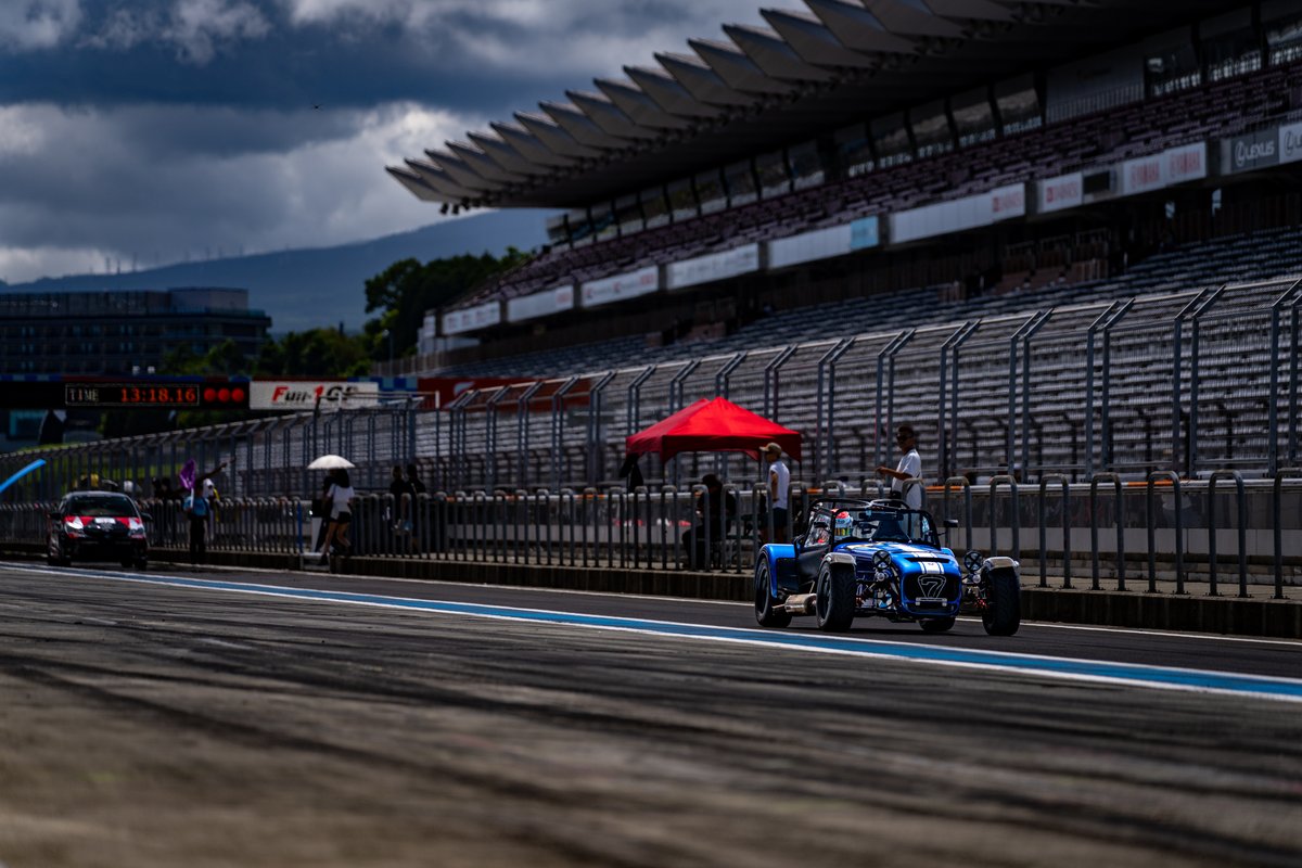 0taiyaki0's tweet photo. Fuji-1GP 2026 夏大会
Knockboy ケーターハム620R
めちゃカッコよかった…(*´Д｀*)
グリッドで撮りまくったぞー＼(ﾟ∀ﾟ)／
#fuji1gp https://t.co/AkJfUTTjSj