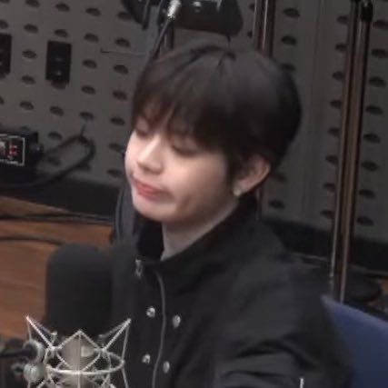rubabiiii's tweet photo. 야너볼따구에뭐 넣엇어 https://t.co/F5mW6bhIab