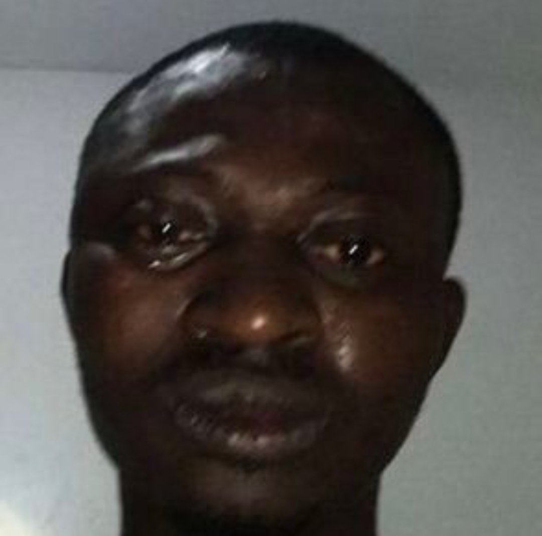 ngughii's tweet photo. Niwekeni kwa Spotify families zenyu please, Collo Blue ataniua walai https://t.co/Dz3P4Su9dn