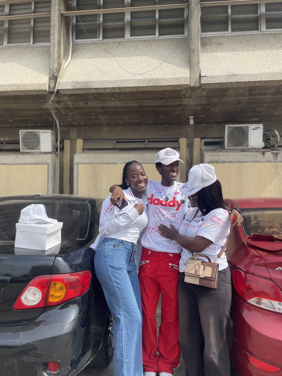 iamjazzup's tweet photo. Daddy signed out ✨🤞🏽 https://t.co/eHnDoiF9Hy