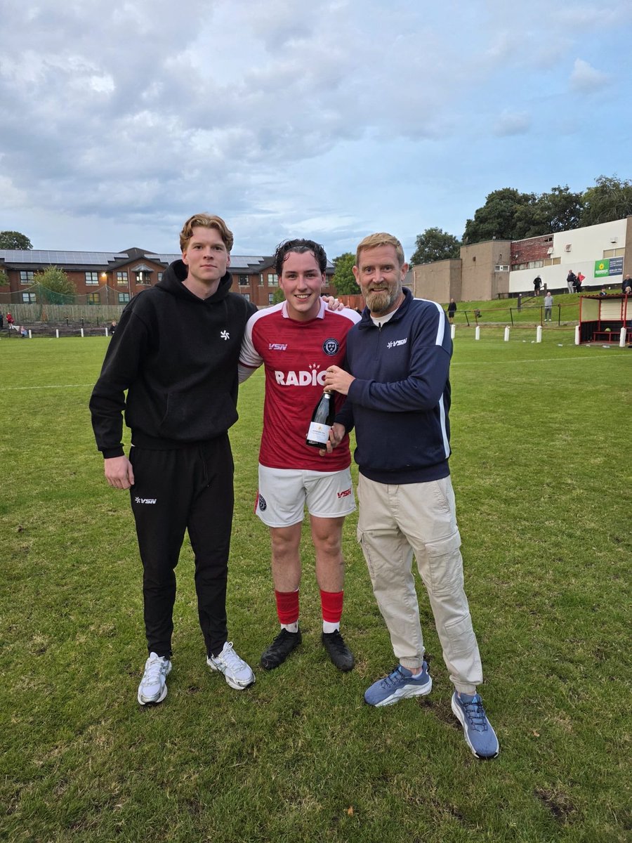 vsnsport's tweet photo. VSN Sport Player of the Match tonight goes to Ally Small - scored an absolute screamer to open the scoring 👏🏻

@Thorniewood 3-1 @LanarkFc 

@OfficialWoSFL https://t.co/m49KqaqGjD