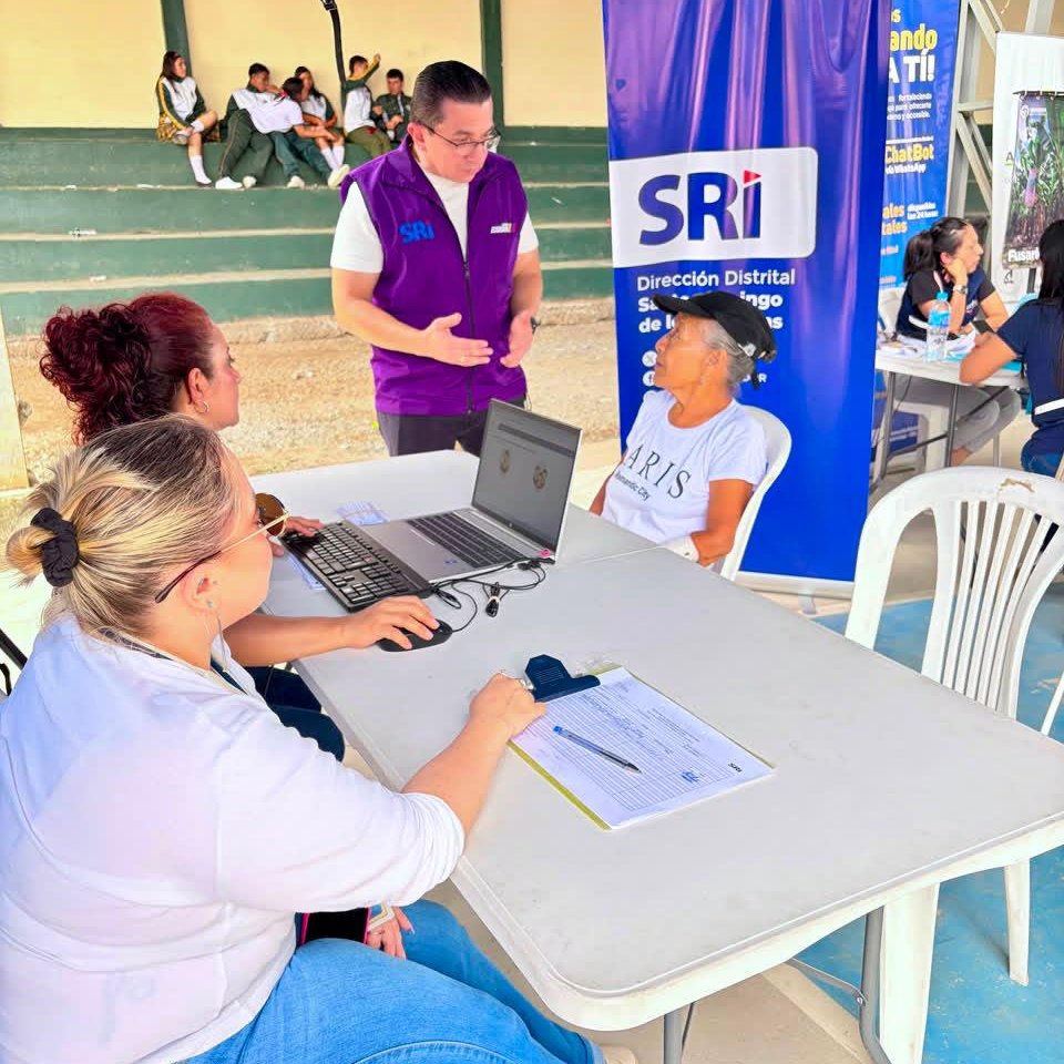 SRIoficialEc's tweet photo. #SRIzonal4

Con nuestra #BrigadaMóvilSRI, llegamos a la parroquia San Jacinto del Búa, en el cantón Santo Domingo de los Tsáchilas.

Desde la Unidad Educativa San Jacinto del Búa, compartimos con autoridades, estudiantes y contribuyentes los servicios fiscales más solicitados. https://t.co/IDQMfHpDQZ