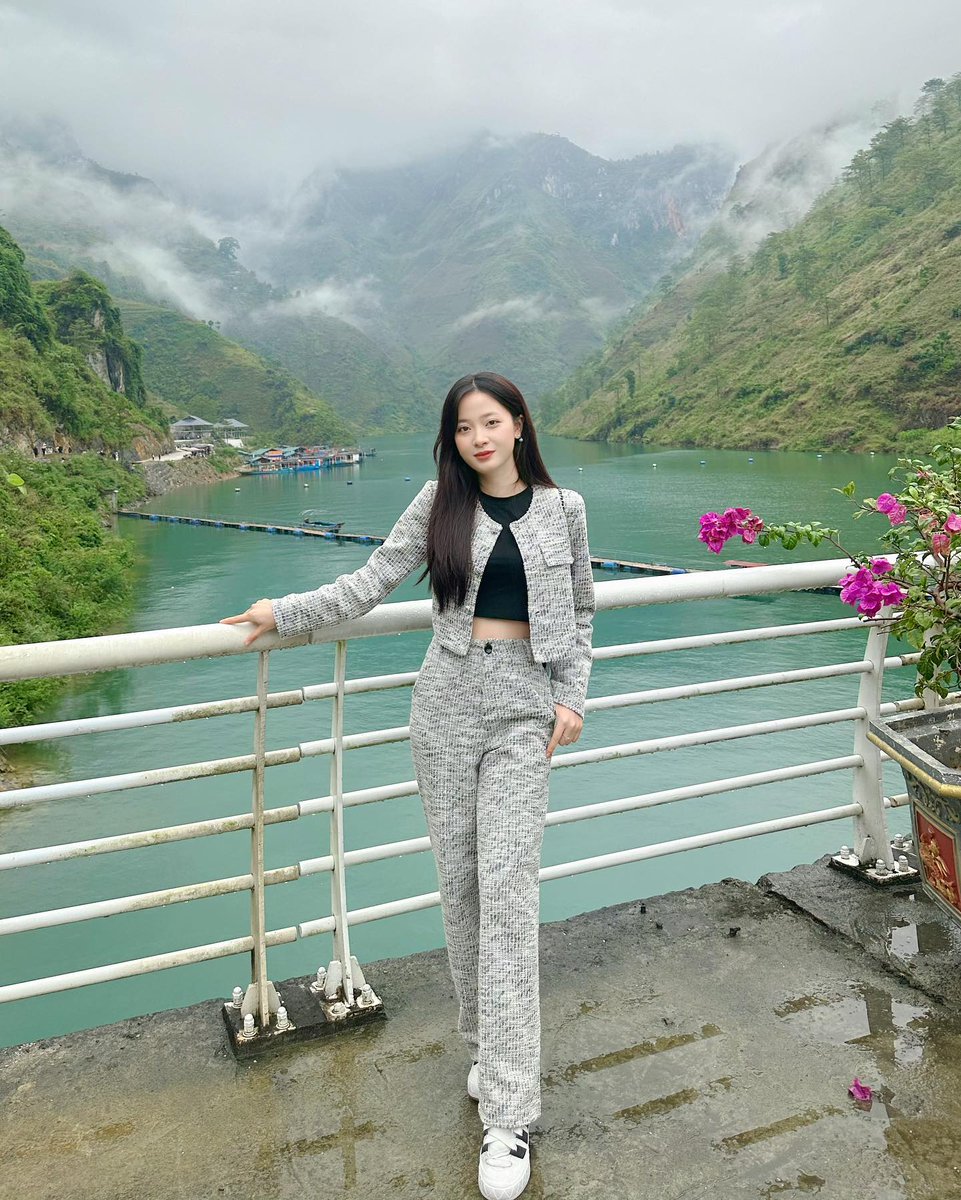 isabelleag's tweet photo. Hi friend! 🌈 Today is a great day because you’ve got a spark in you—let it light up the path ahead. 🌈
RXFl https://t.co/ZzxzaifDFk