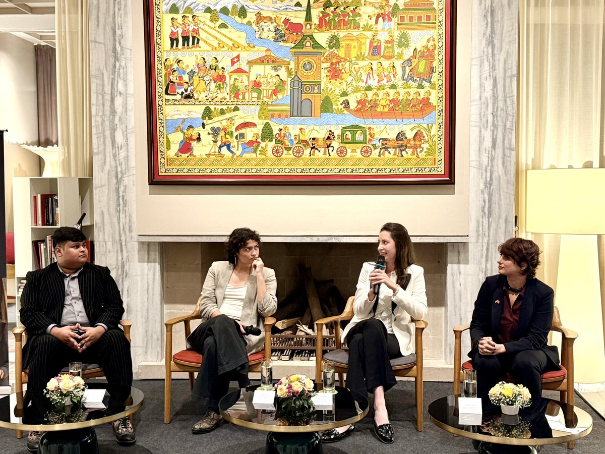 SwissEmbassyIND's tweet photo. Switzerland awaits! 📖 ✈️
 
The Embassy welcomed students and families for an evening with @SommetEdu as they embark on an exciting journey to #Switzerland. From academic excellence to hands-on learning, 🇨🇭 #education opens doors to a world of possibilities. 🌍 
 
#StudyAbroad https://t.co/iJC8NofUPu