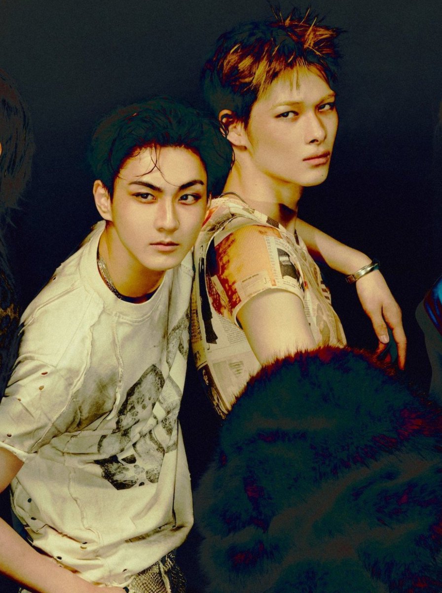 jungwon_mine's tweet photo. OMG THIS WONKI PICT HELLO??? https://t.co/630VW36FGV