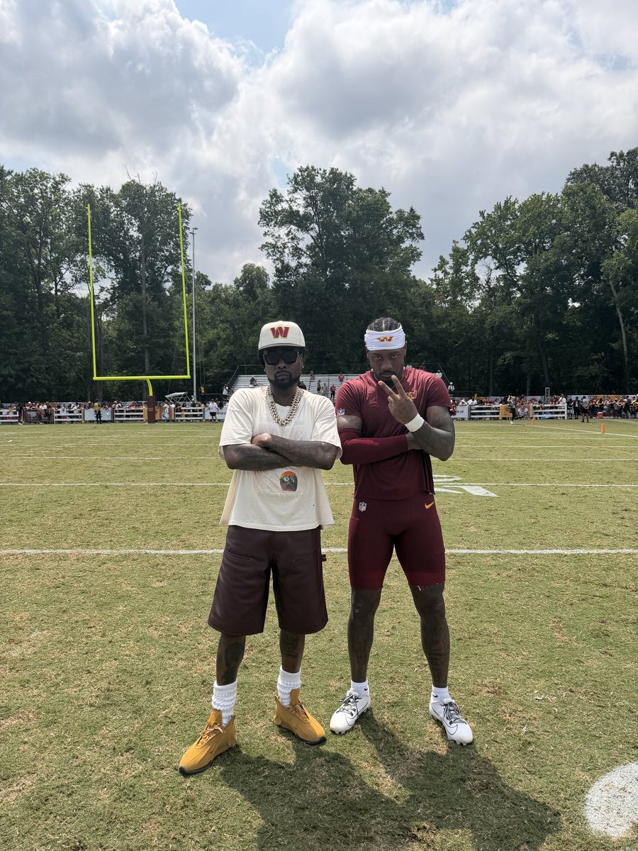 Wale's tweet photo. Firebirds x Montgomery Village . QO x Good Counsel. 🫡 https://t.co/sZaaqjdPHb