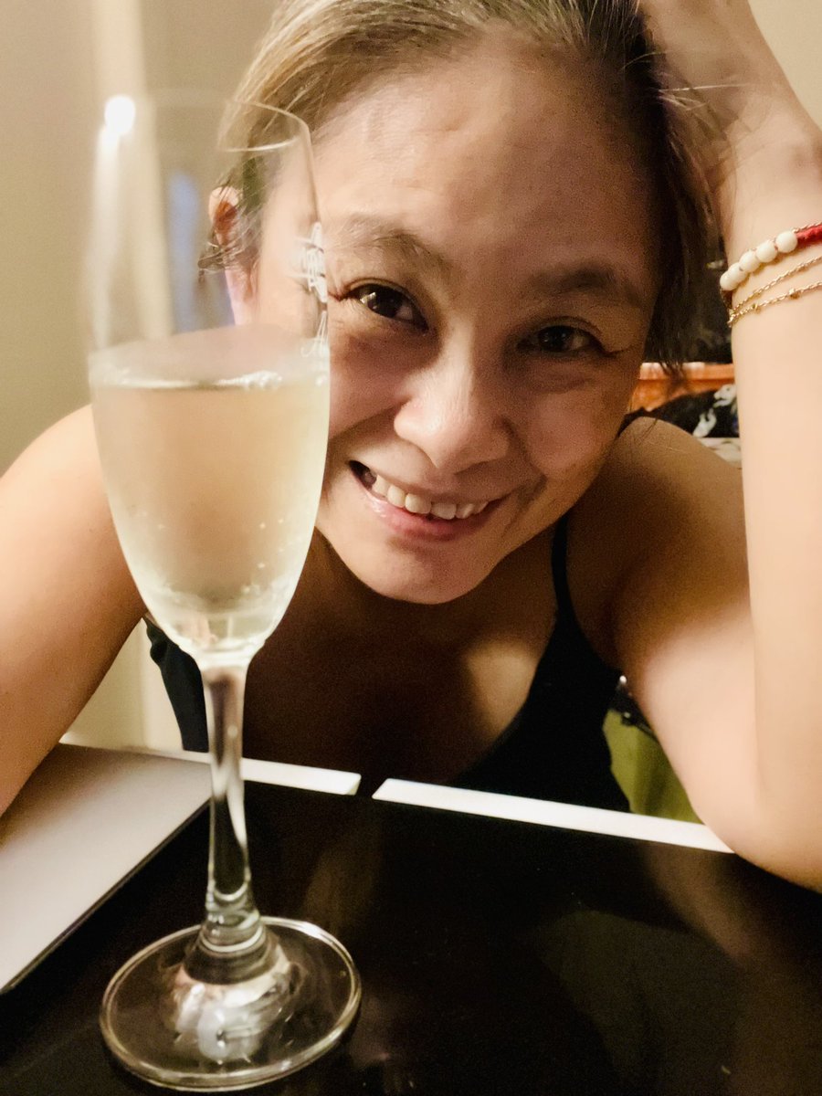 halin_lim's tweet photo. 56+136วัน
ชน ชน ชน
#party 🍧🍨
#smile 😊
#relax 🥰
#checkyourself 💋💋
#photo 🌺🌸🌼 https://t.co/OSnx95QLaT