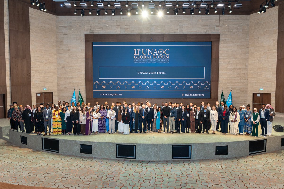 UNAOC's tweet photo. 🥳 On #YouthDay, UNAOC celebrates the vital role of young people in advancing dialogue, fostering mutual respect, and building peaceful and inclusive societies. 

🔗 Read USG @MiguelMoratinos' #IYD2026 message 👉 https://t.co/wWQJ17n67a https://t.co/KTaqOp4o8l