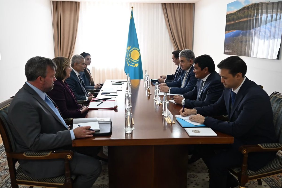State_SCA's tweet photo. Pleased to meet with Foreign Minister Kosherbayev to discuss bilateral and regional cooperation to deepen our partnership in critical minerals, energy security, AI, and regional connectivity. -- S. Paul Kapur https://t.co/6QPozEzQ0S