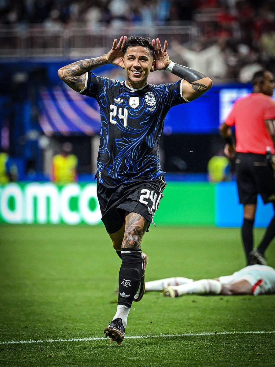 HauleHagai's tweet photo. No football fan  with a good IQ will want wharton or Scott to replace Enzo Fernandez unless you are English and still pained that Enzo knocked you out of the WorldCup https://t.co/IrFd5ItE0W