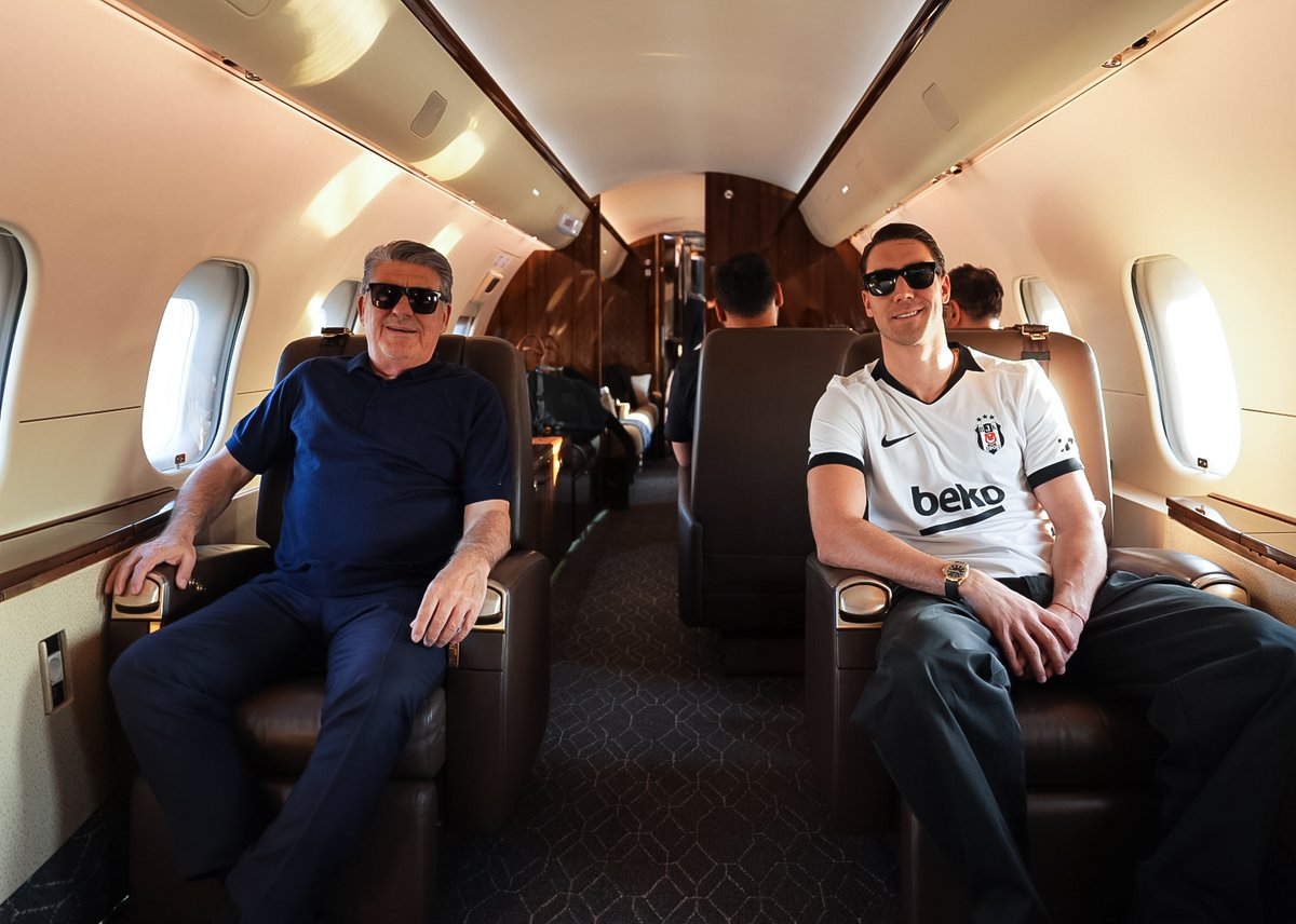 Besiktas's tweet photo. 𝑫𝒖𝒔𝒂𝒏 𝑽𝒍𝒂𝒉𝒐𝒗𝒊𝒄 🌟

✈️ Atatürk Havalimanı Genel Havacılık Terminali
🕤 21.30 https://t.co/0GA1WP1G8r