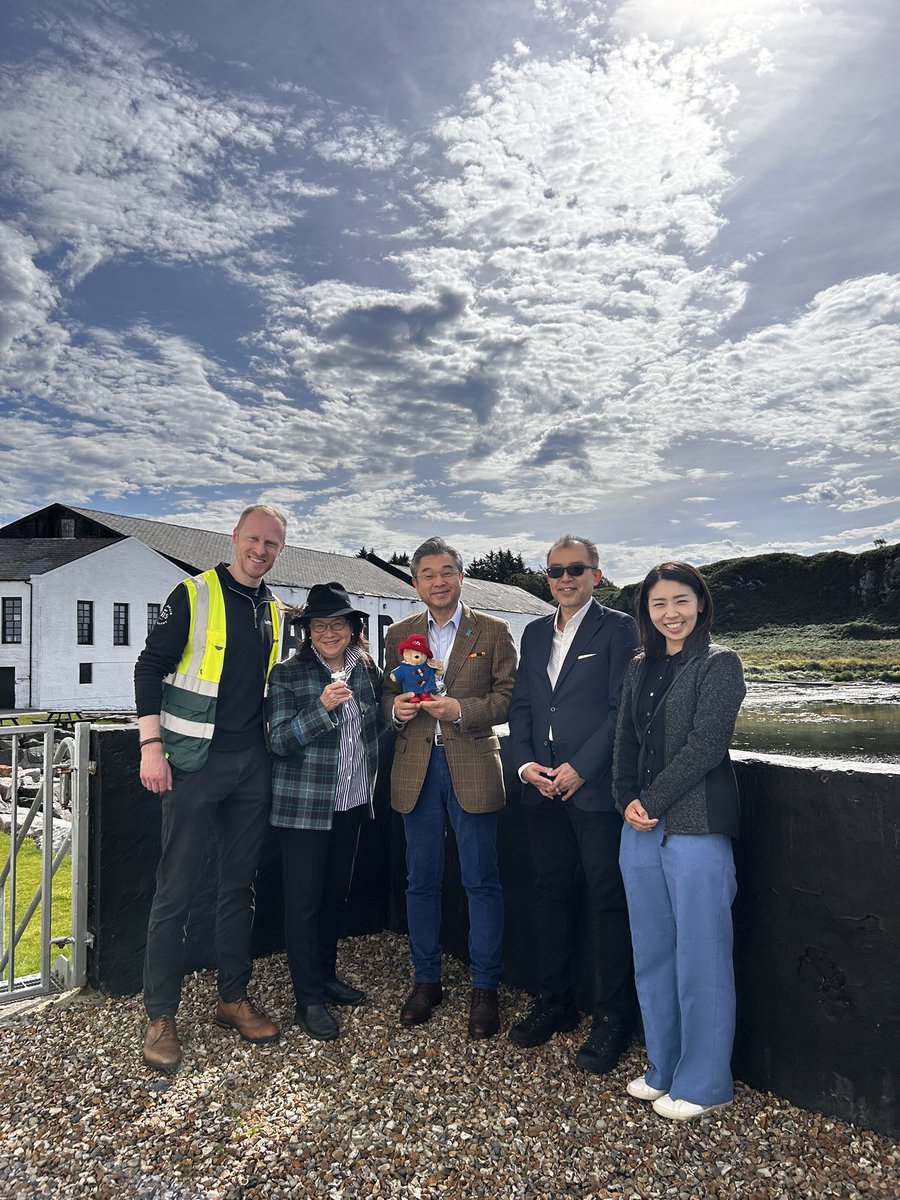 AmbJapanUK's tweet photo. Fantastic to visit Laphroaig distillery!!🥃😄 https://t.co/2EryoELPlf