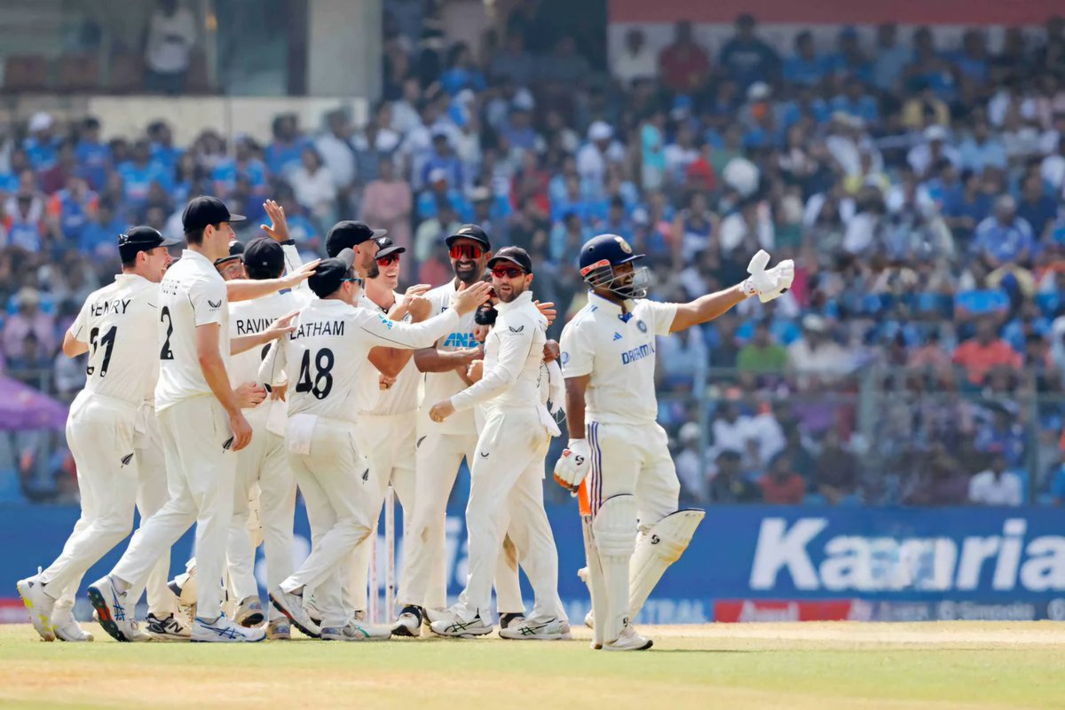 17pixles's tweet photo. 🚨 SHOCKING STAT!

Among the 39 Indian players who have played 50 or more Test matches, Rishabh Pant has the fewest dismissals by LBW and bowled combined.🤯

-Pant has been dismissed LBW or bowled only 14 times in his Test career .
 • LBW - 4 times 
 • Bowled - 10 times https://t.co/eKH00zYE9p