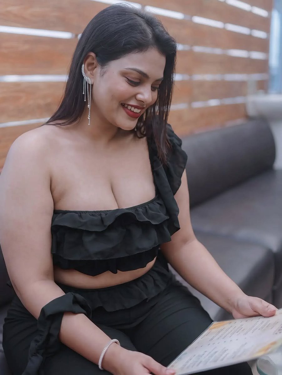 cinemaglitz_'s tweet photo. Today's hot insta beauty I found

#SujeliaPaul https://t.co/hnjWctN2ZU