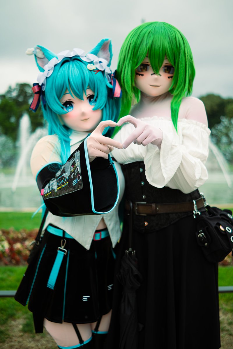 yoru_kig's tweet photo. Only love 🫶 （╹◡╹）♡
with @aura_kig at the #animagic 

📸: @FritekT 

#kigurumi #着ぐるみ #hatsunemiku #初音ミク https://t.co/kSFCIitZUR