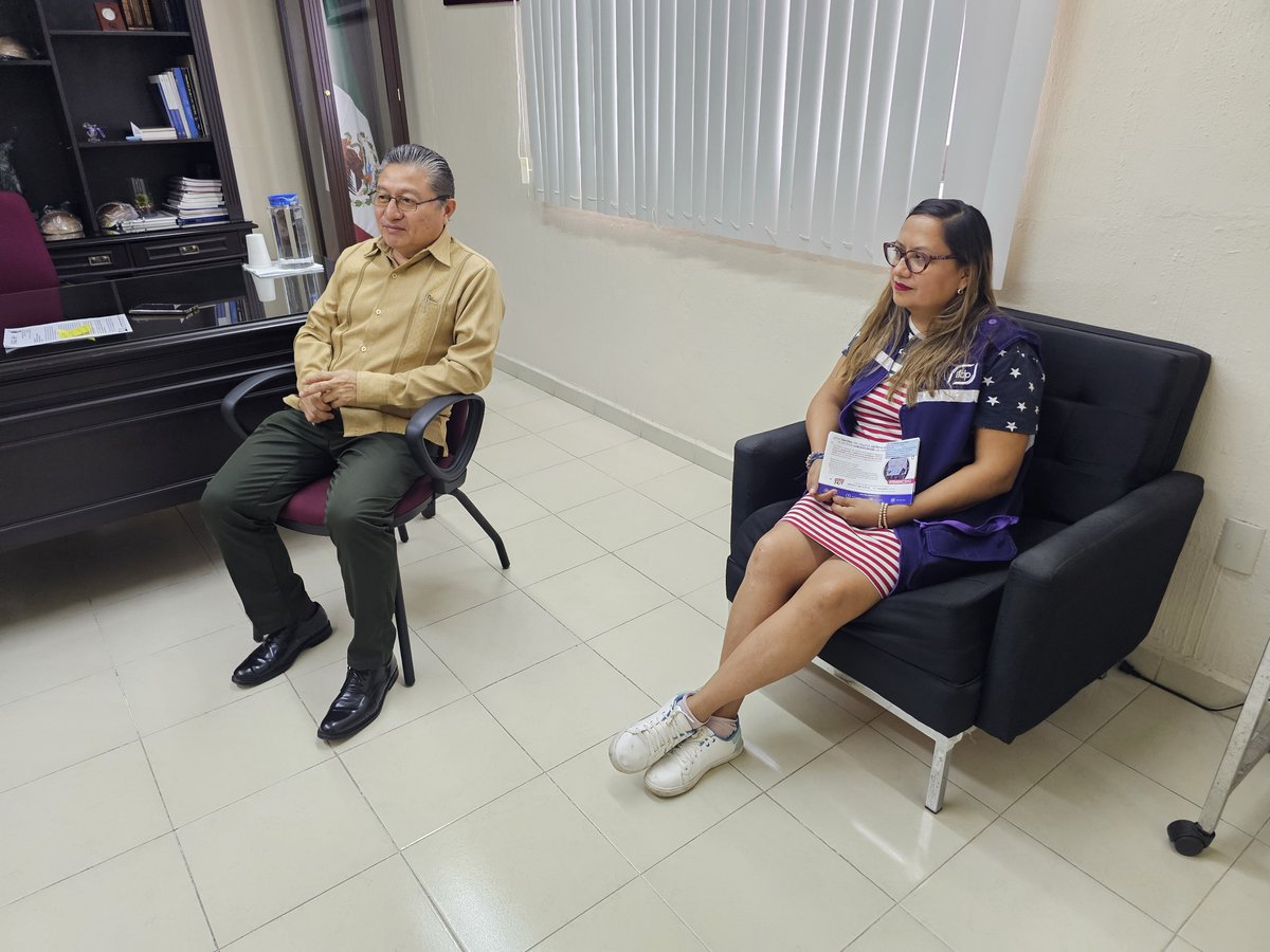 ifdpcampeche's tweet photo. 🤝 El Mtro. José Rufino Moo Chel, Titular de la Delegación Campeche del #IFDP, y la Lic. Sandra Álvarez sostuvieron una reunión con la Mtra. Martha Pérez, de la #CEAV Campeche, para fortalecer la coordinación institucional en favor de las víctimas y el acceso a la justicia. ⚖️🇲🇽 https://t.co/PY6cAzAbCO