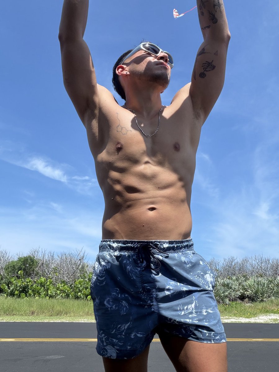 AguaDeCocoPR's tweet photo. 🔥☀️ https://t.co/Jt9Z696lf8