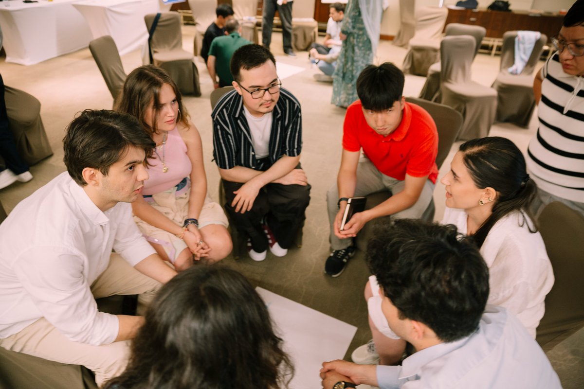 UNAOC's tweet photo. 🌐 As one of UNAOC’s core pillars, youth engagement is embedded across our programmes and initiatives.

💡Our Young Peacebuilders programme empowers young leaders with the skills &amp; tools to foster dialogue, build bridges &amp; drive meaningful change.  #YouthDay https://t.co/UykDk1OiLx