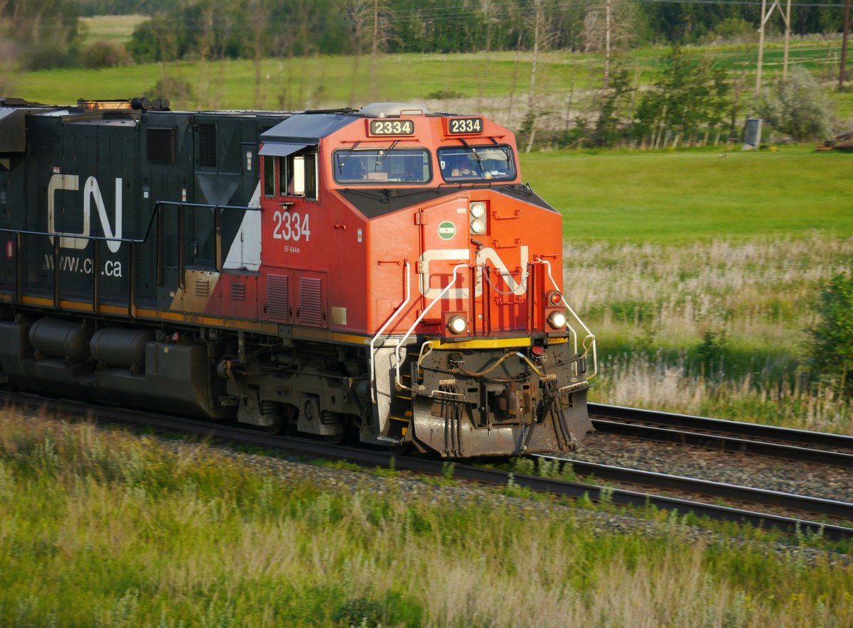 CWHGlobalGroup's tweet photo. Everyone pictures trade as ships and ports. But for bulk raw materials, the journey starts on rail.

One freight train carries what would take hundreds of trucks. And a mine's rail line to port often sets the ceiling on how much can be exported.

#Rail #Logistics #Commodities https://t.co/bEsNx0pZmm