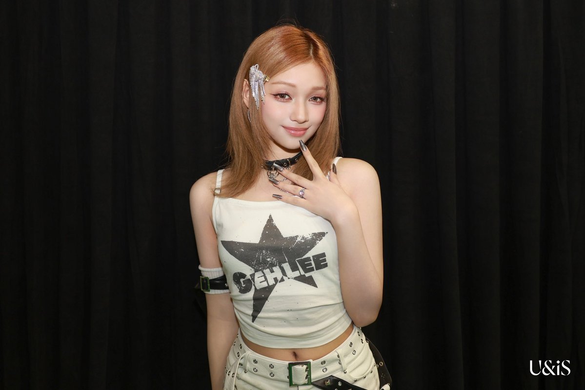 gehleecontent's tweet photo. Gehlee’s KMA look ☆ https://t.co/djSXavs8Gj