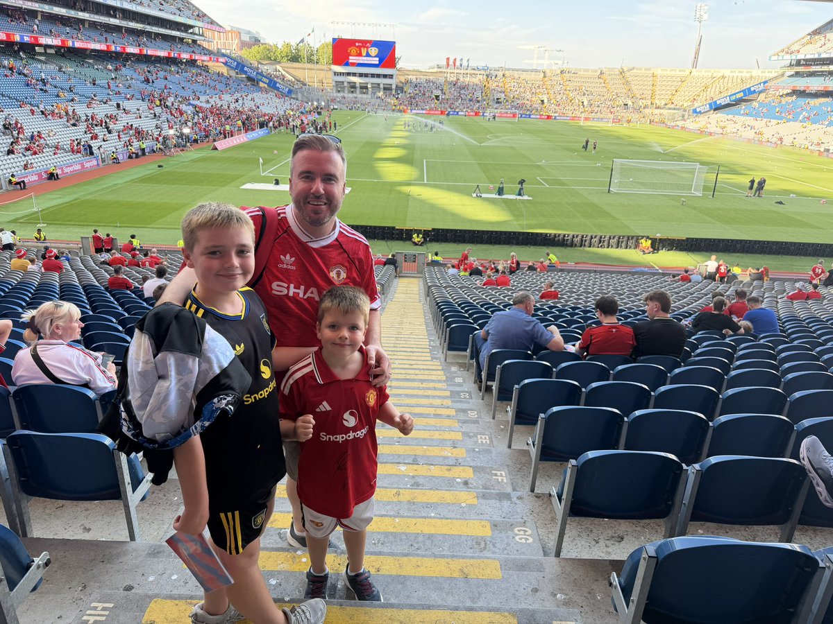 GavinFarrelly's tweet photo. GGMU 👹 #mufccrokepark #mufc #manchesterunited #ireland #mufclufc https://t.co/Sp0S6uMXkb