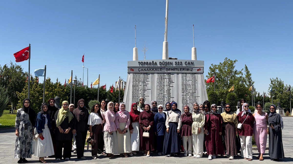 GSB_HaskoyGm's tweet photo. 🎈 Kapadokya’da keşif dolu bir gün!
Gençlerimizle birlikte Kapadokya’nın eşsiz güzelliklerini keşfederken hem eğlendik hem de unutulmaz anılar biriktirdik. 🏜️✨
#gsbgm https://t.co/jBIrHCbTi5