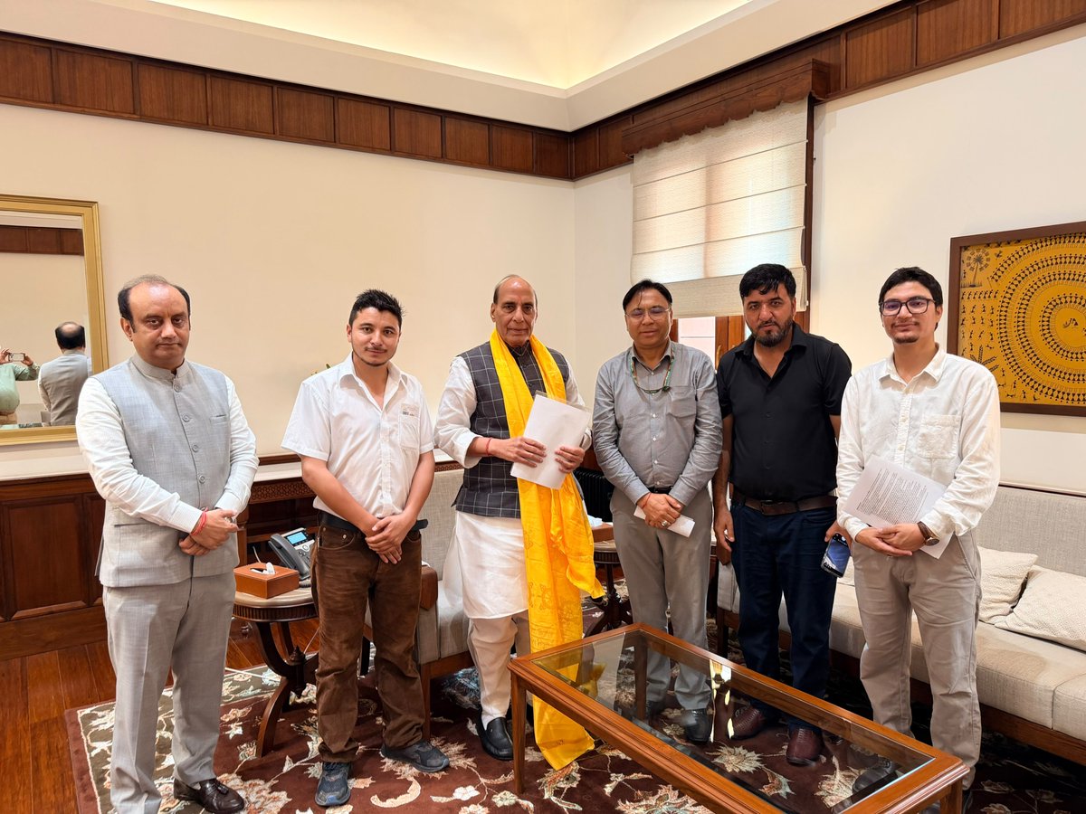 hali_altaf45174's tweet photo. Met with Hon’ble Defence Minister Shri Rajnath Singh Ji and conveyed my sincere thanks for including several border villages from Kargil under the Vibrant Villages Programme.

I also requested the inclusion of Chanigund village under the Vibrant Villages Programme and submitted a memorandum seeking enhanced funding and schemes for border villages under various Central Government initiatives for infrastructure and essential services development.

Further, I raised the urgent issue of removal of mines in the Karkit villages near the Lothoo area, which is essential for the safe rehabilitation of Karkit village.
@MinistryDefence @rajnathsingh @lg_ladakh @ashishkundra @Haneefa_Jan @drajaffer @PTI_News
@airnewskargil
#Kargil #Ladakh #VibrantVillagesProgramme #BorderVillages